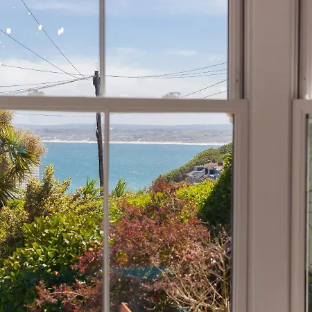 6 Albany Terrace Holiday home *